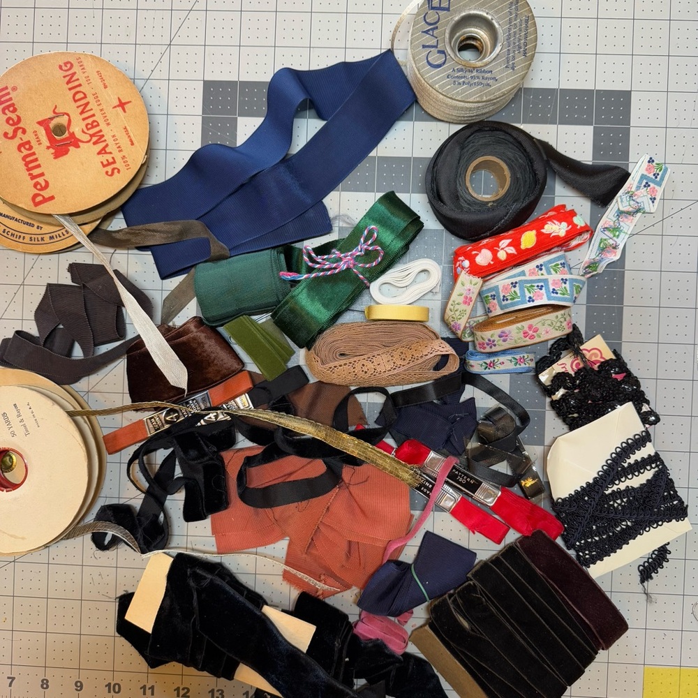 Lot of vintage ribbons